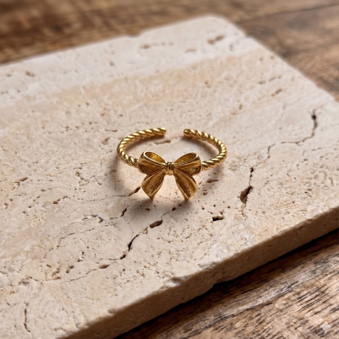 Delicate_gold_ring_with_a_202606251009.jpeg