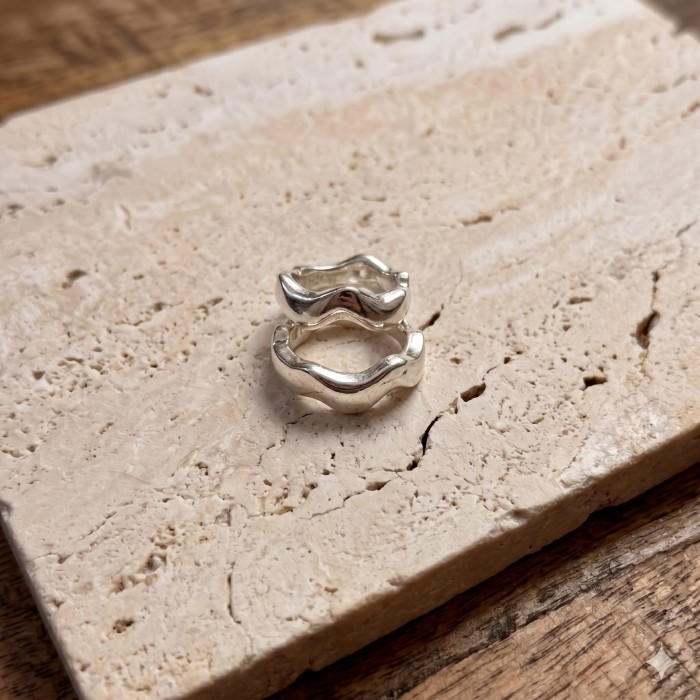 Polished_silver_rings_with_a_202606250950.jpeg