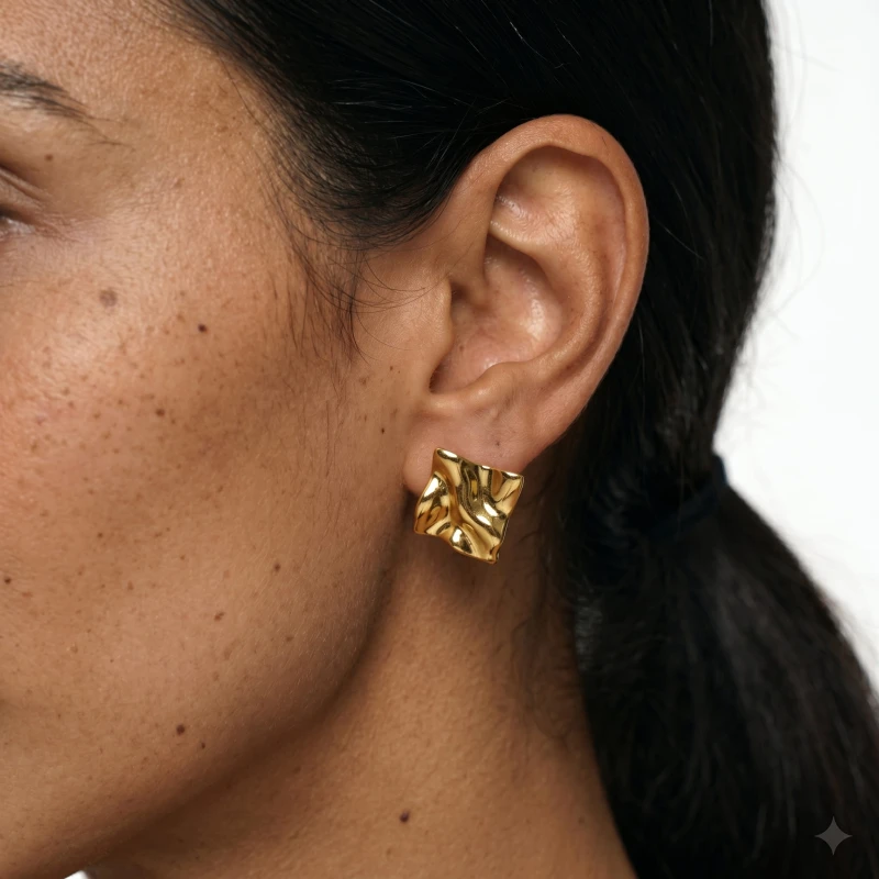 Extreme_close-up_on_the_ear_202606241112.jpeg