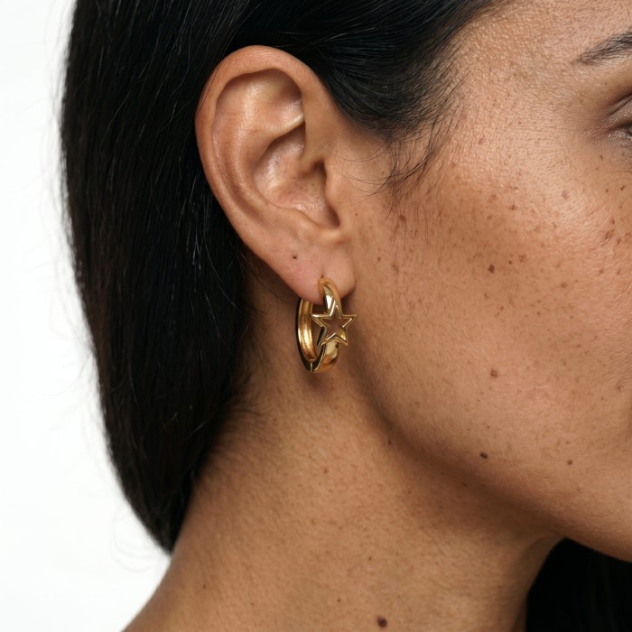 Extreme_close-up_on_the_ear_202606250916.jpeg